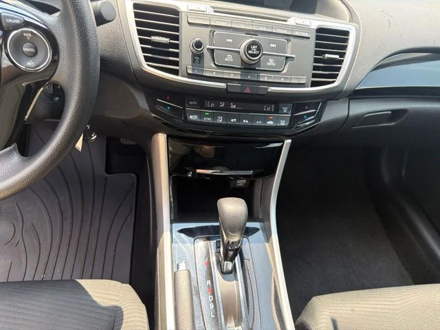 Used 2017 Silver Honda LX image 13