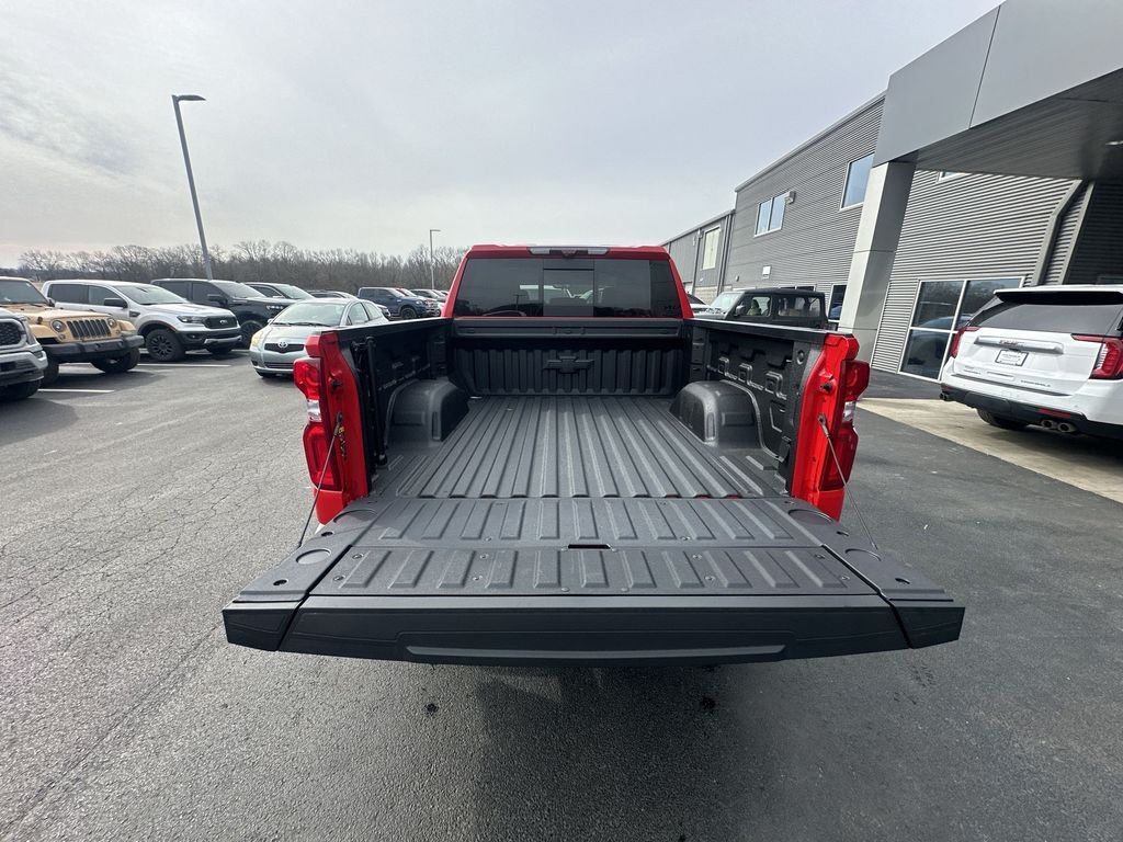 Used 2025 Red Chevrolet ZR2 image 31