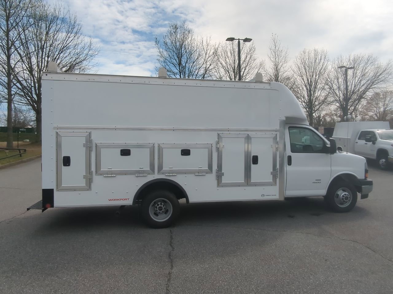 New 2025 Summit White GMC Work Truck image 9