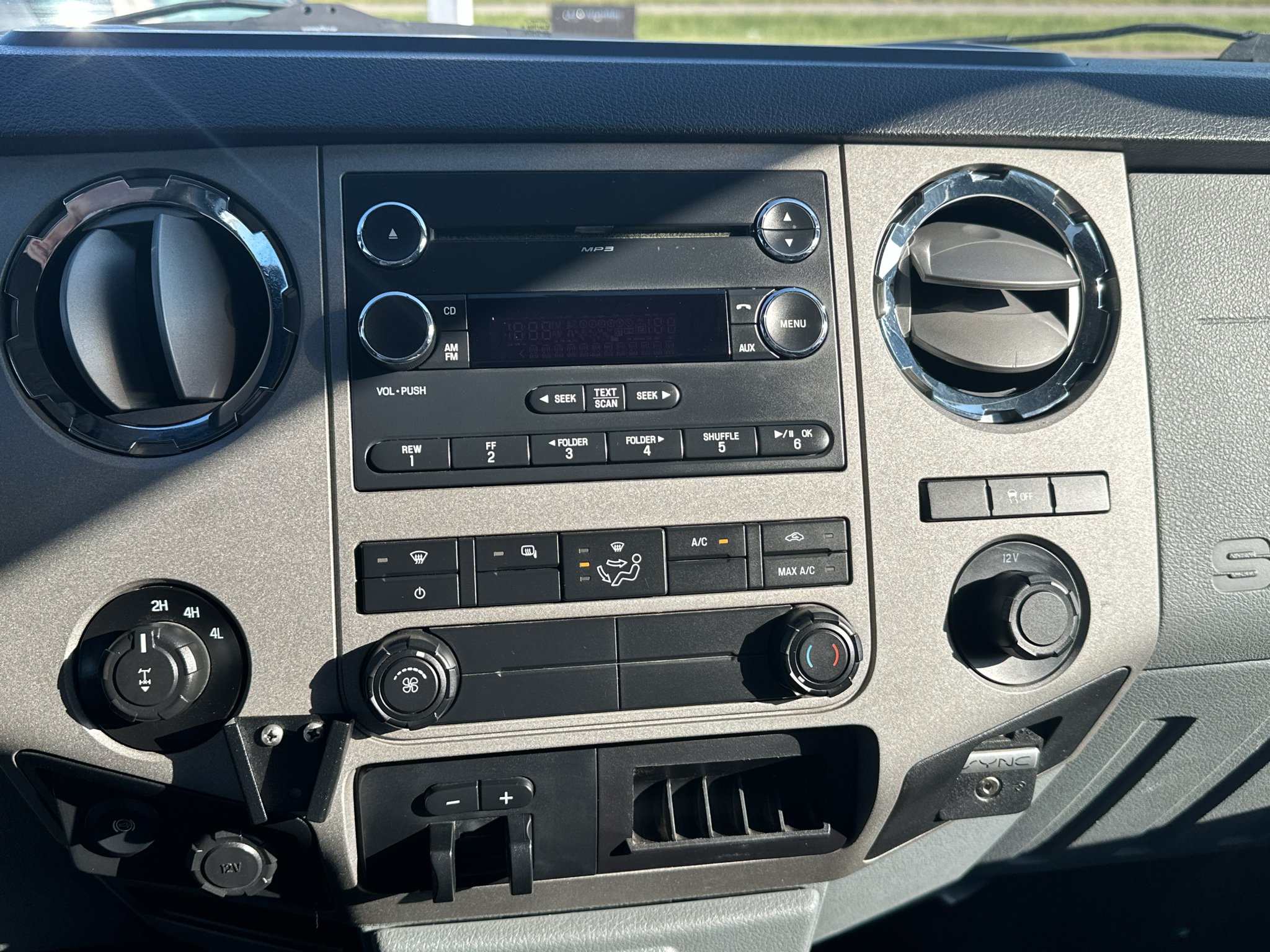 Used 2016  Ford XLT image 4