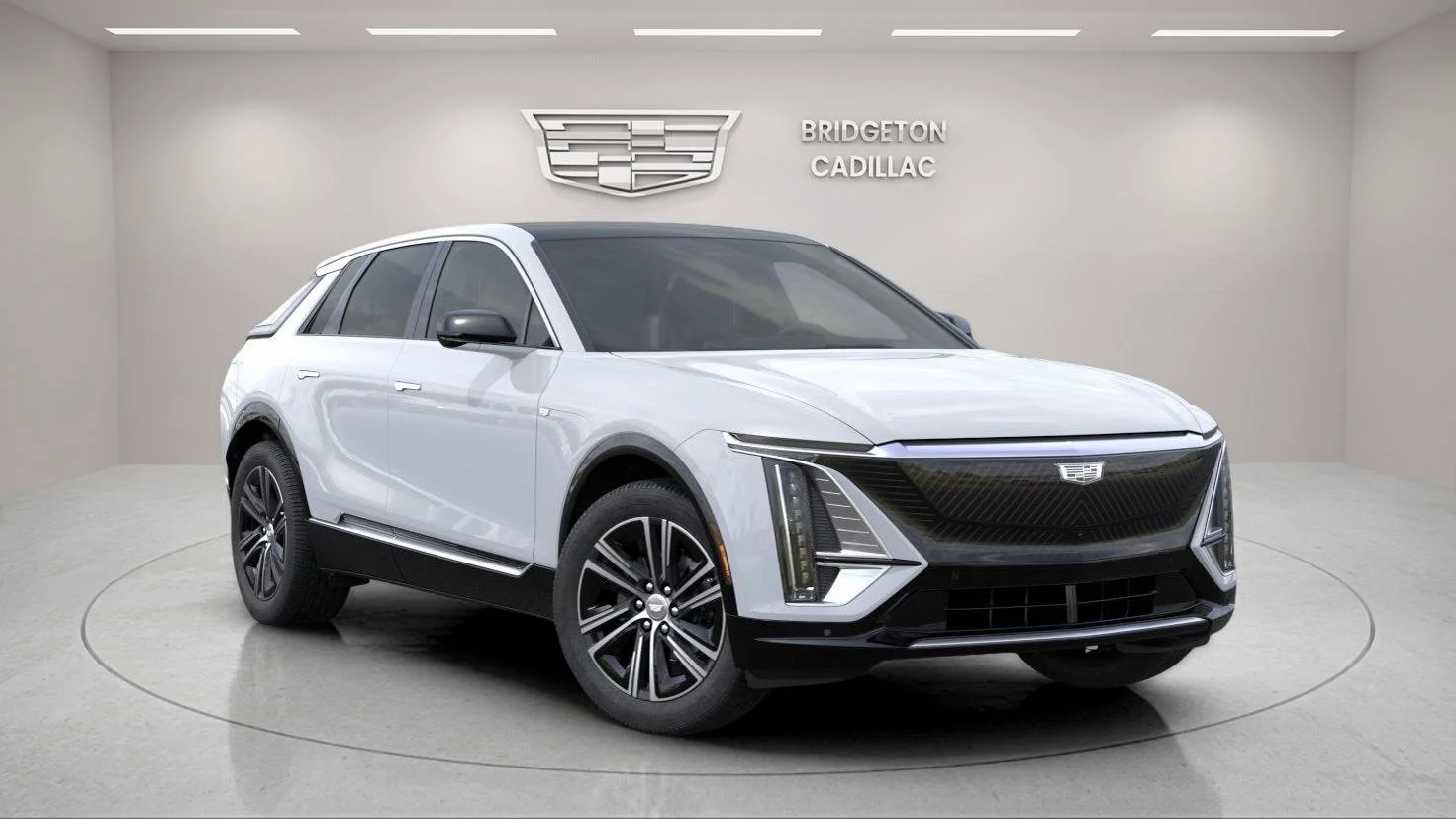 New 2027 Vibrant White Tricoat Cadillac Luxury image 14