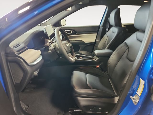 New 2026 Hydro Blue Pearl-Coat Exterior Paint Jeep Limited image 9