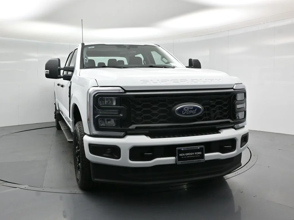 New 2026 Oxford White Ford XL image 19