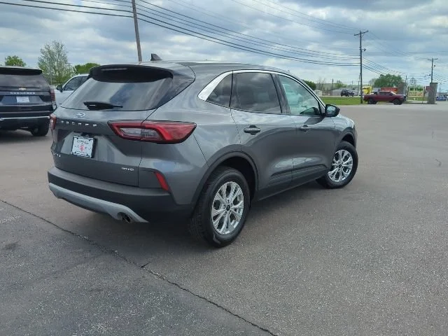 Used 2024  Ford Active image 26