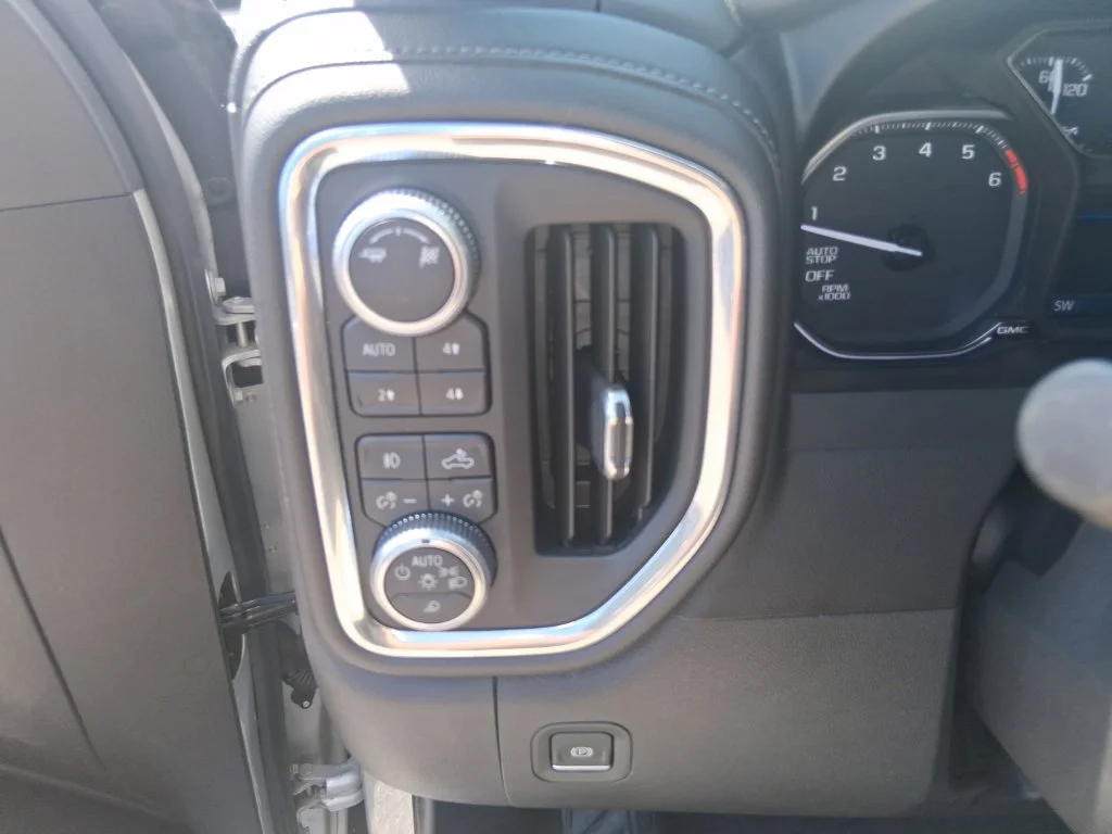Used 2019 Silver GMC SLT image 10