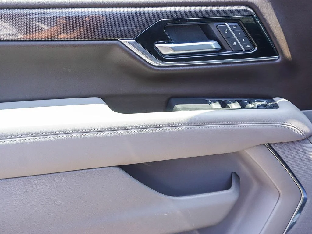 Used 2025 Black GMC Elevation image 18
