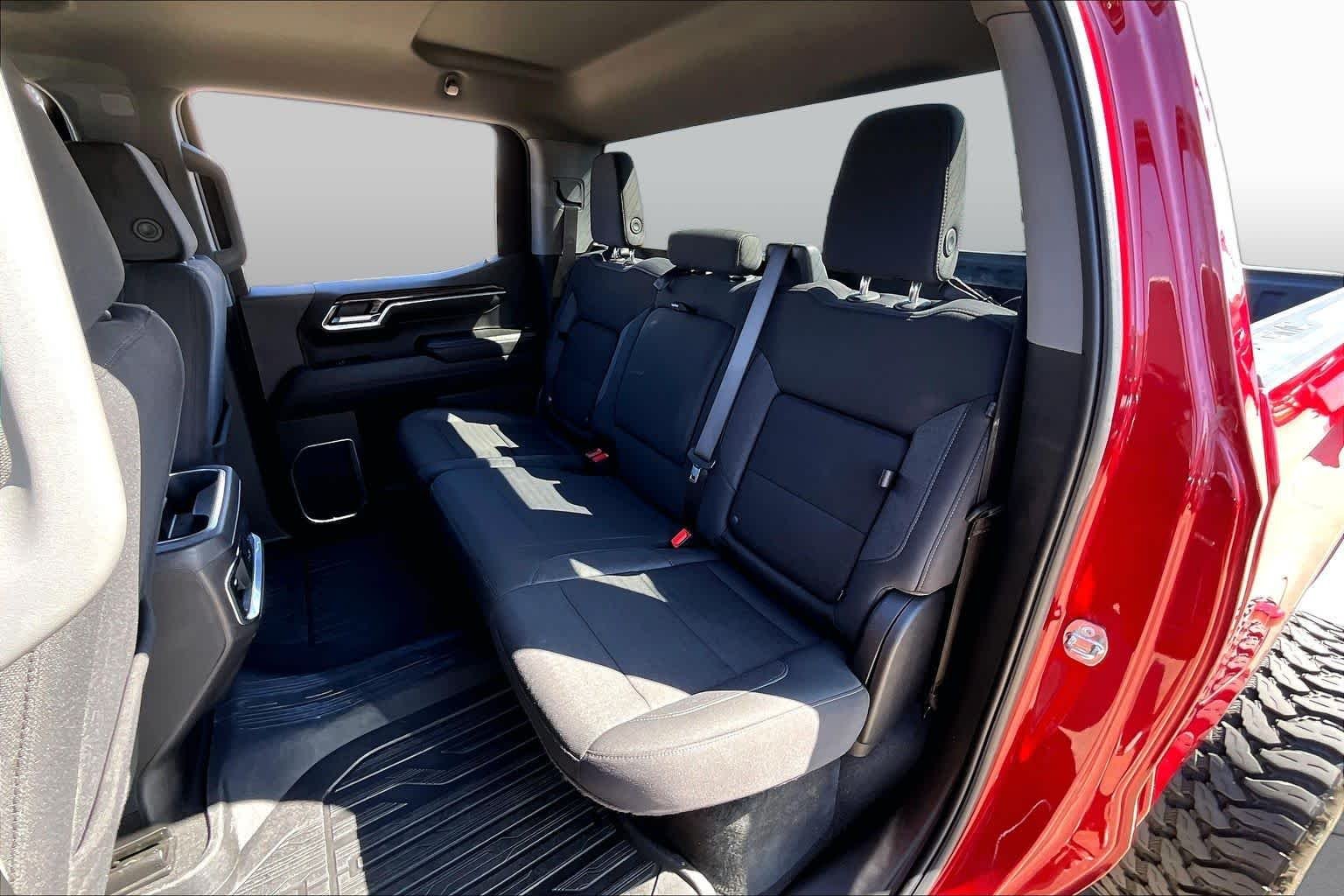 Used 2024 Volcanic Red Tintcoat GMC Elevation image 21