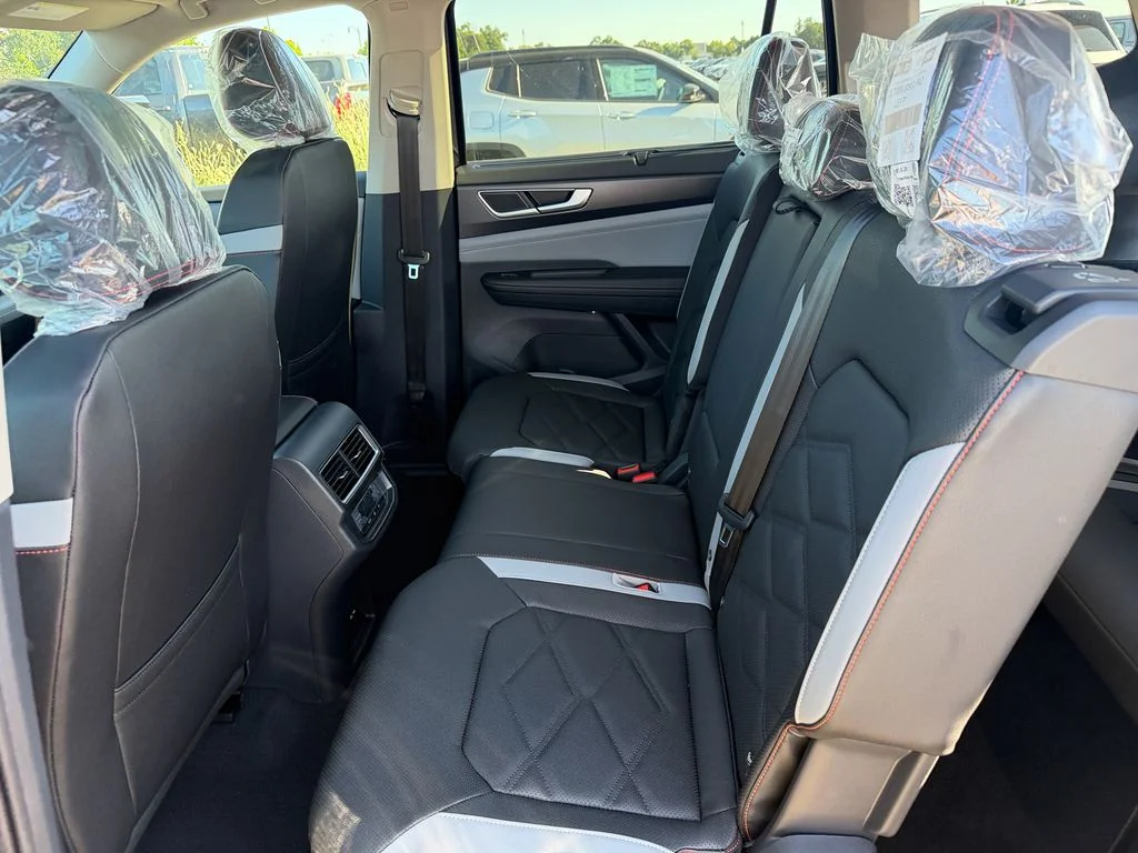 New 2026 Deep Black Pearl Volkswagen 2.0T Peak Edition image 27