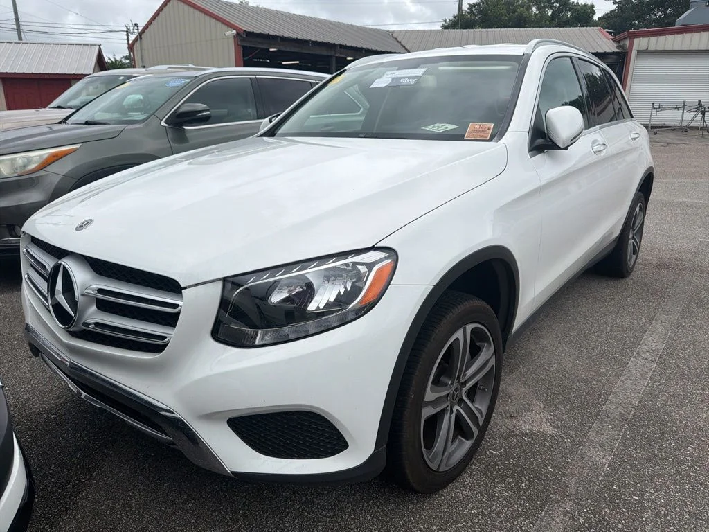 Used 2019 White Mercedes-Benz GLC 300 image 1
