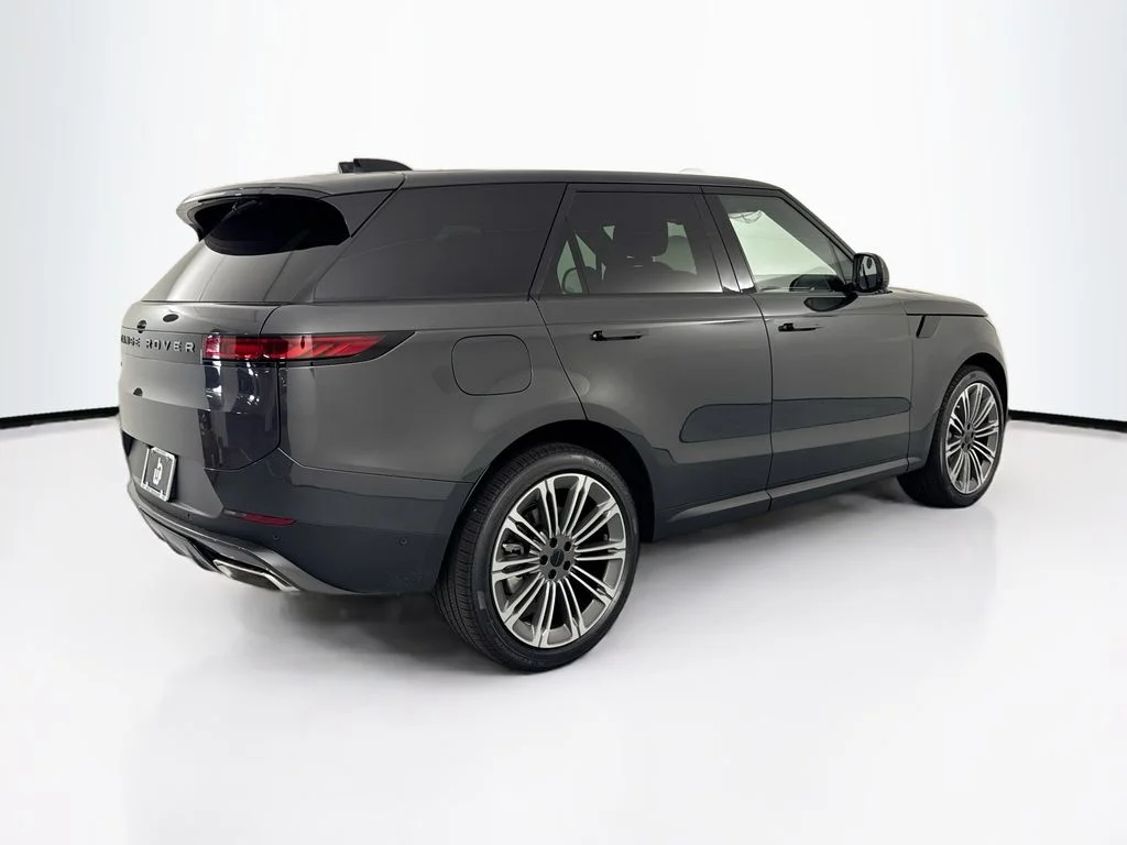 New 2026 Carpathian Grey Land Rover SE image 5