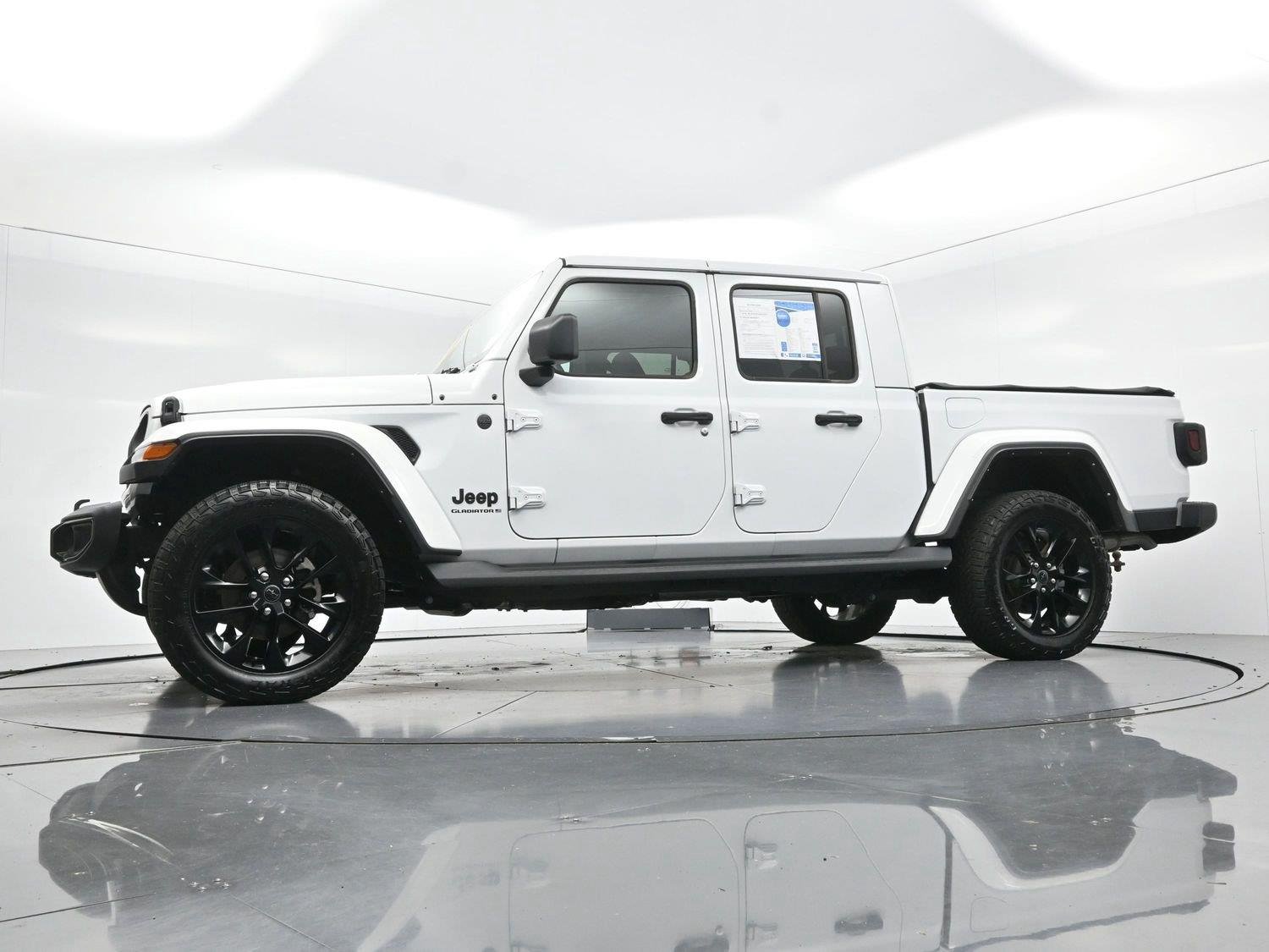Used 2025 White Jeep Nighthawk image 44