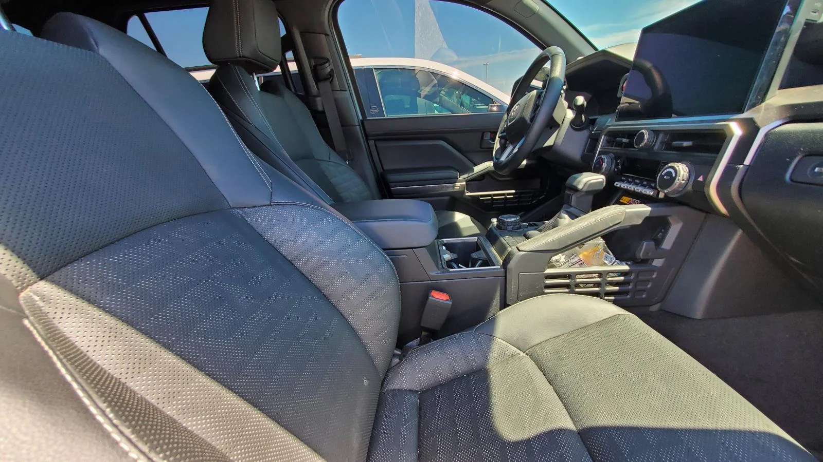 Used 2025 Cutting Edge Toyota SR5 image 4