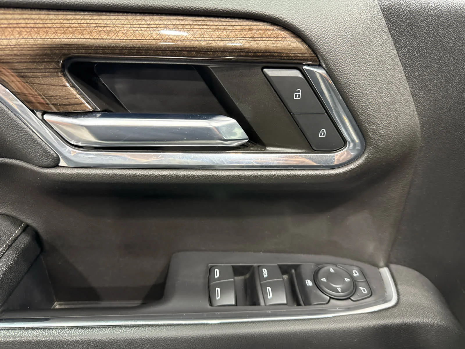 Used 2024 Sterling Gray Metallic Chevrolet LT image 15