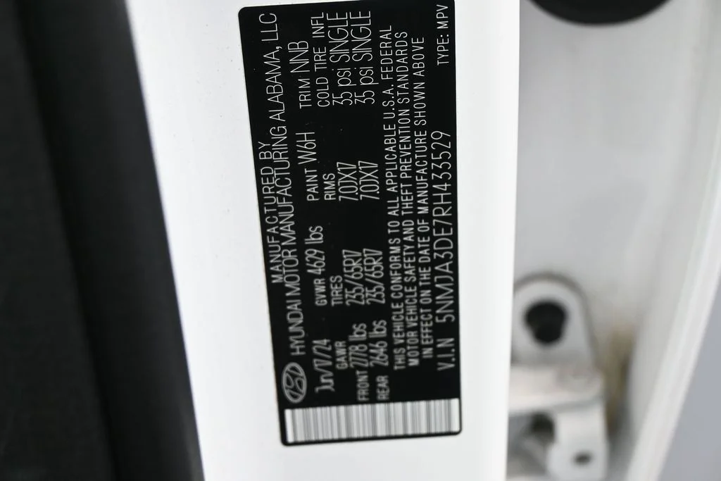 Used 2024 White Pearl Hyundai SE image 16