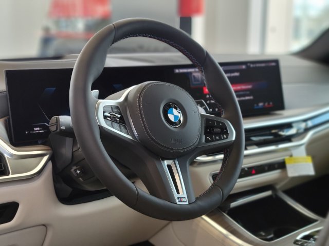New 2026 Black BMW M60i image 18