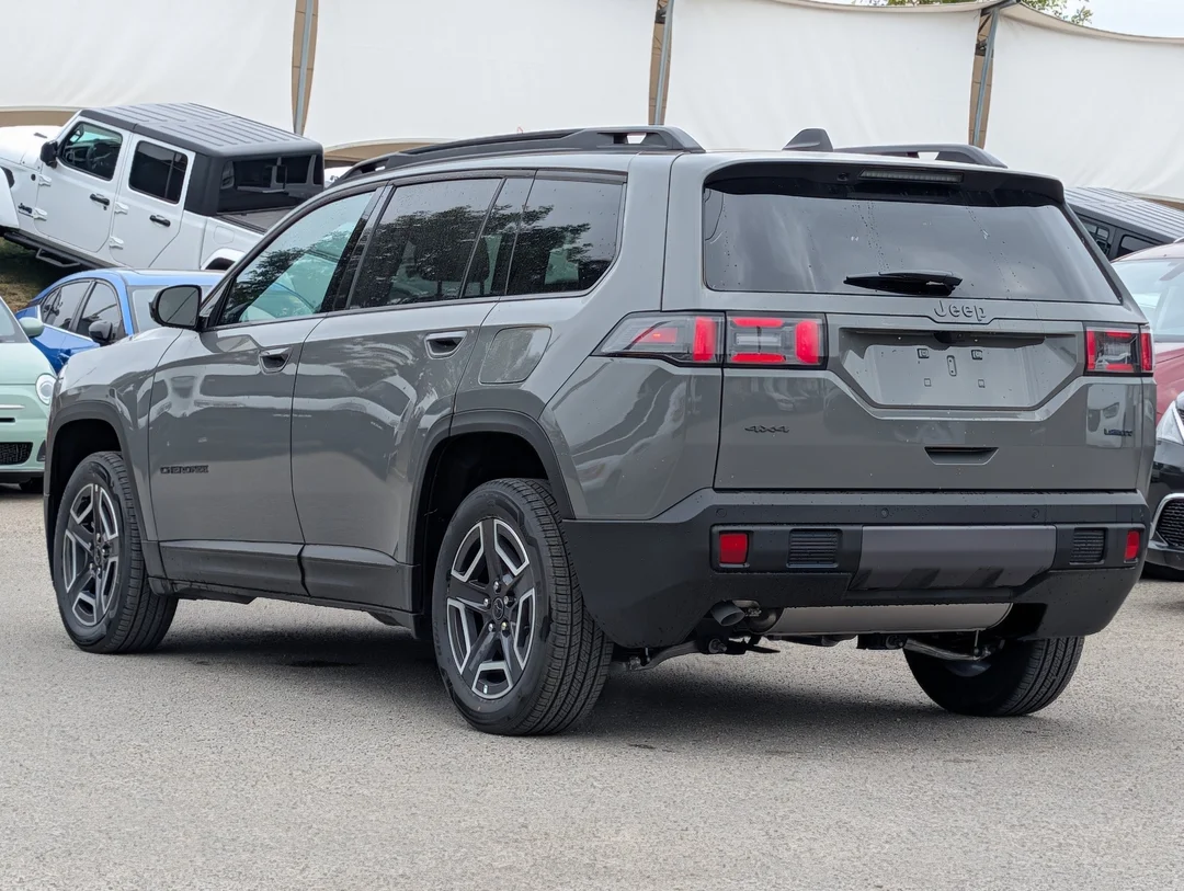 New 2026 Grey Jeep Laredo - - 4x4 - 1.6L Turbo Hybrid - Uconnect 5 w/ 12.3 Screen & More! image 6