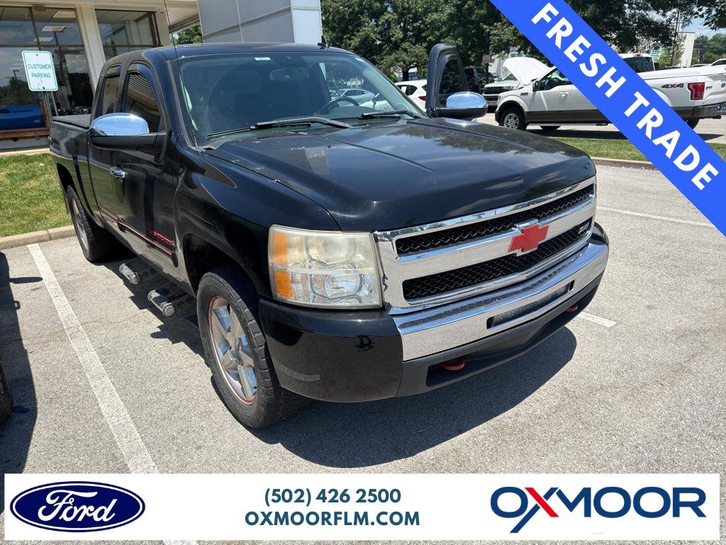 Used 2009 Black Chevrolet LT image 1