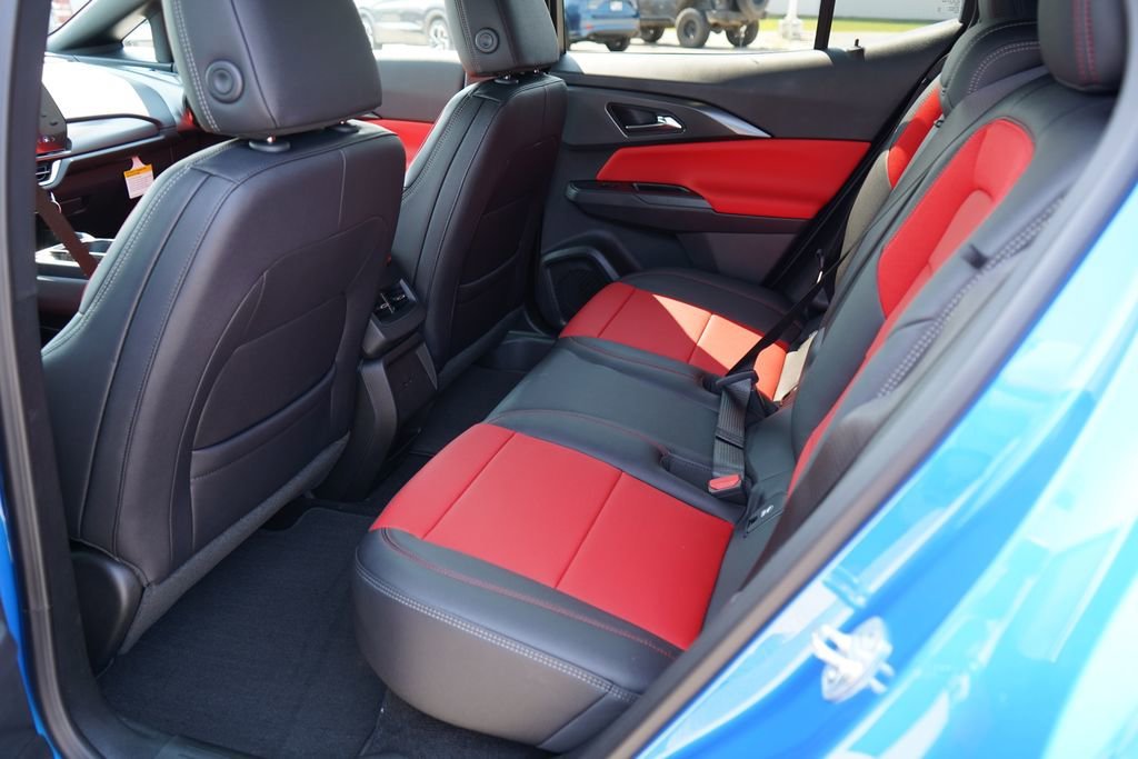 2025 Chevrolet Equinox EV RS - Photo 25