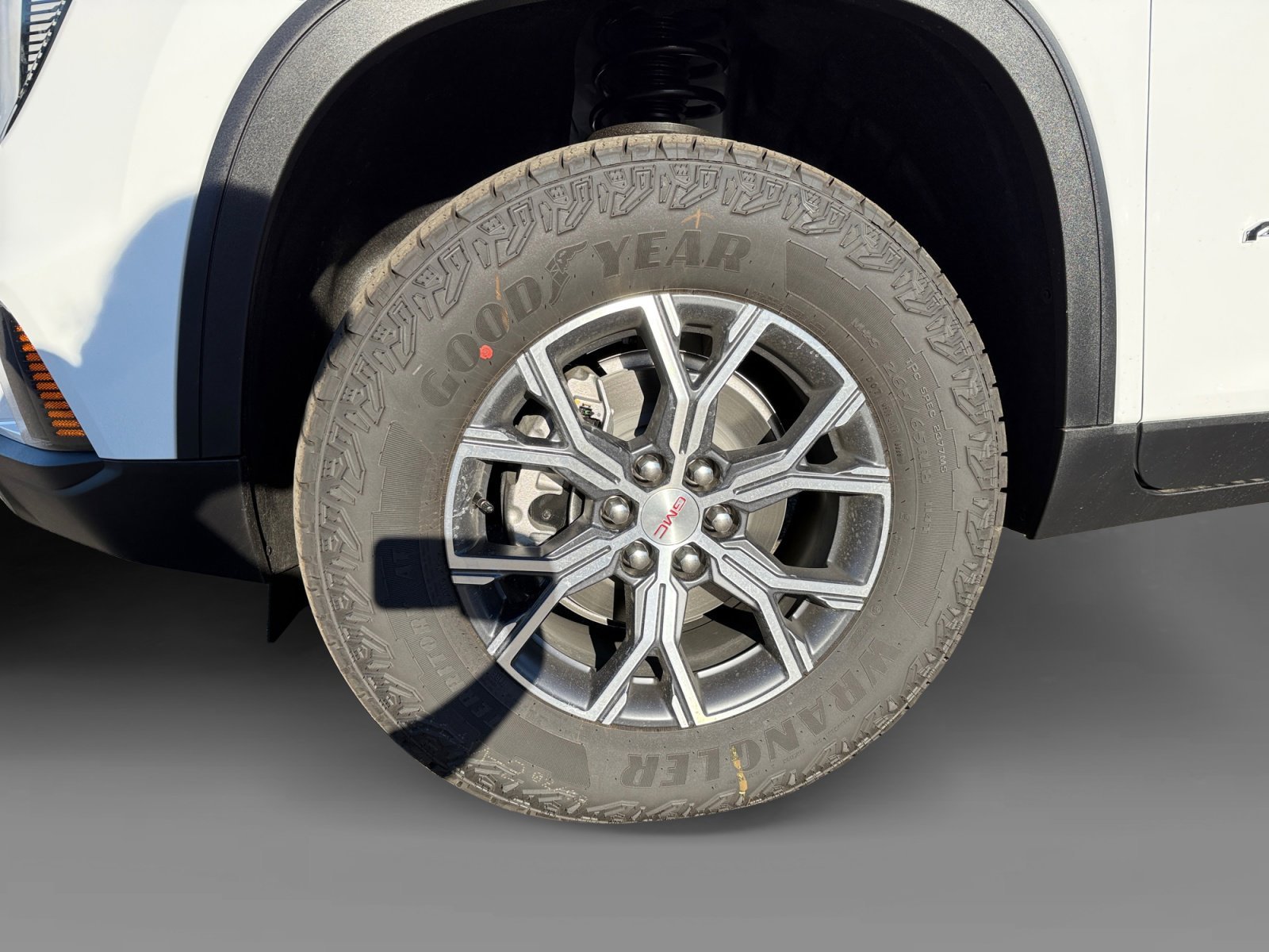 New 2026 Summit White GMC AT4 image 9