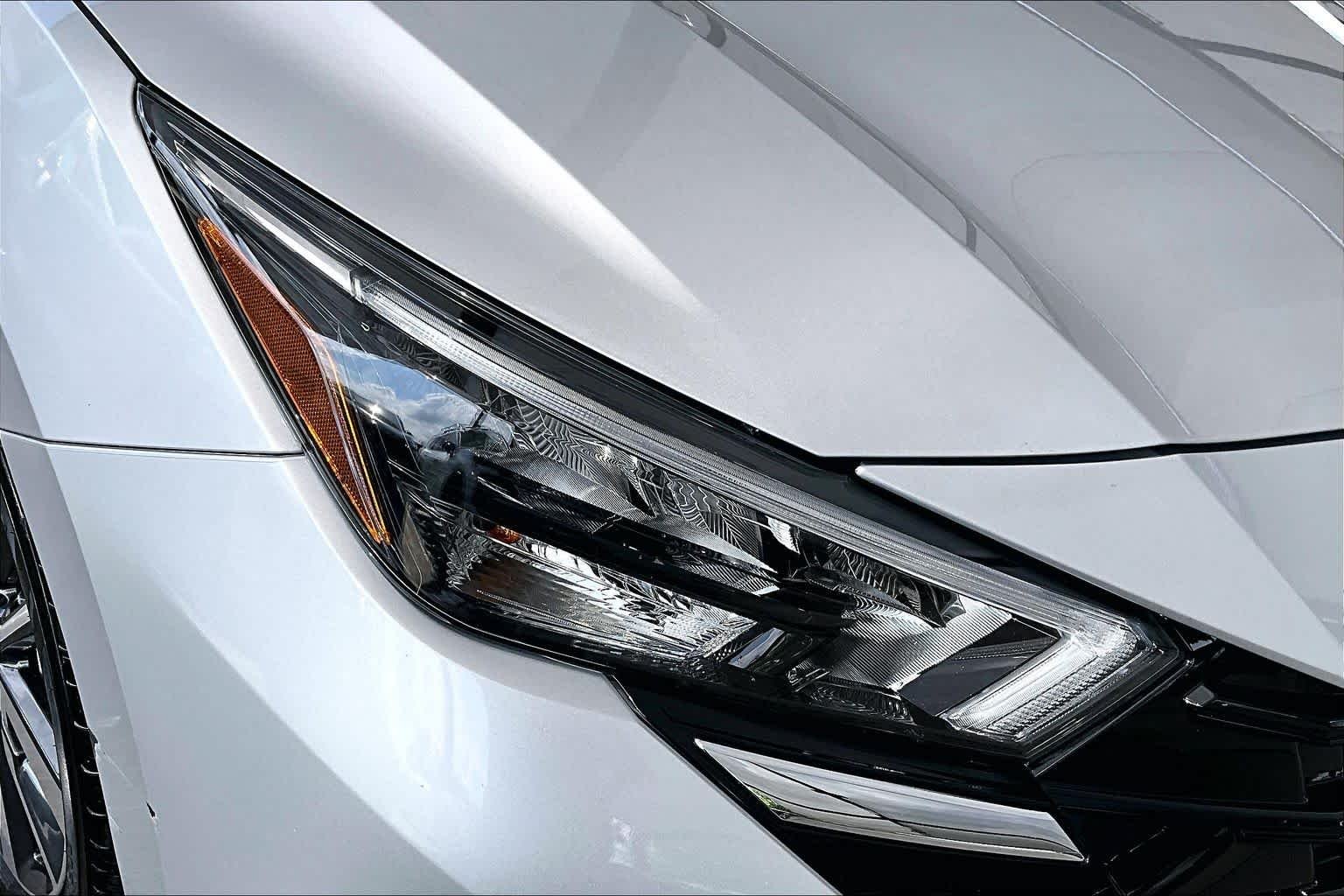 2025 Nissan Versa Sedan SV - Photo 27