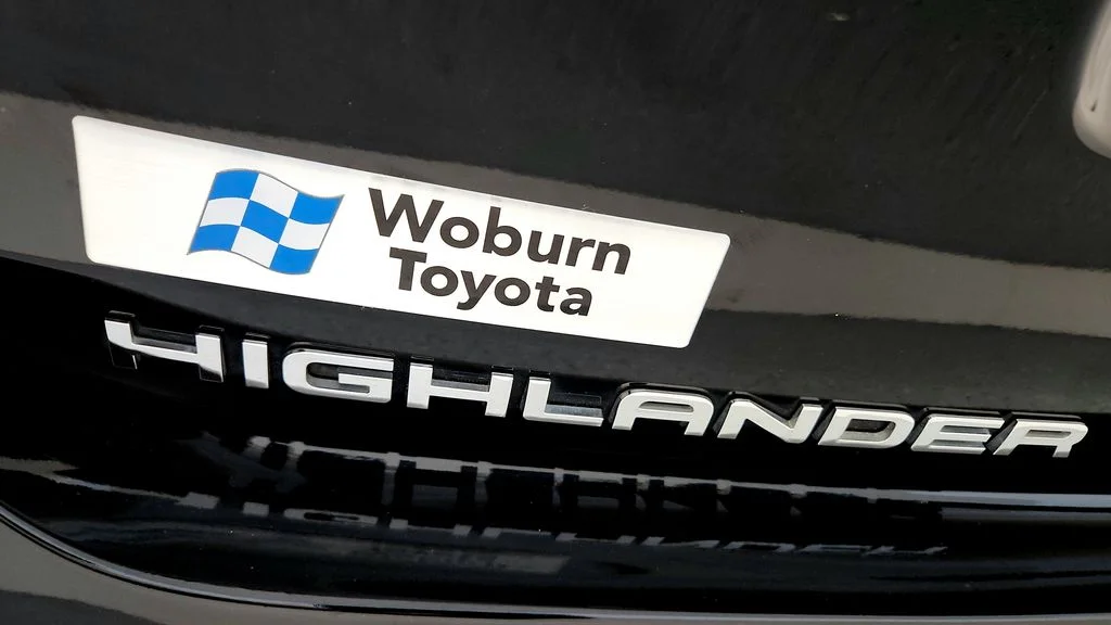 Used 2021 Black Toyota XLE image 13