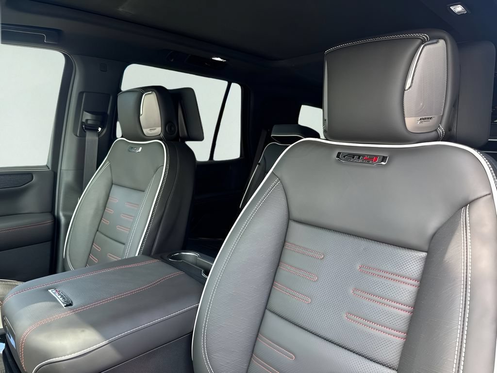 2026 GMC Yukon AT4 Ultimate - Photo 10