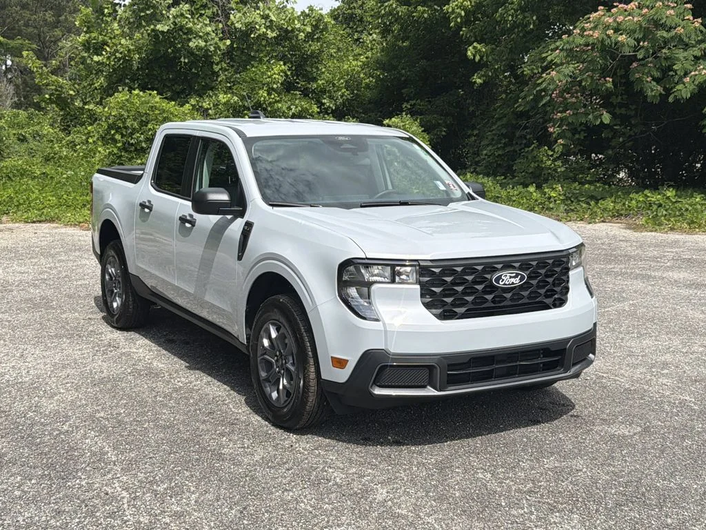 New 2026 Space White Metallic Ford XLT image 39