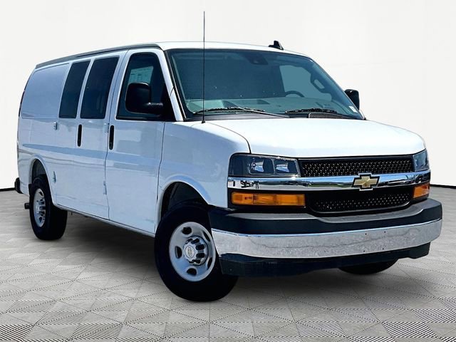 2025 Chevrolet Express 2500 Work Van HD's photo