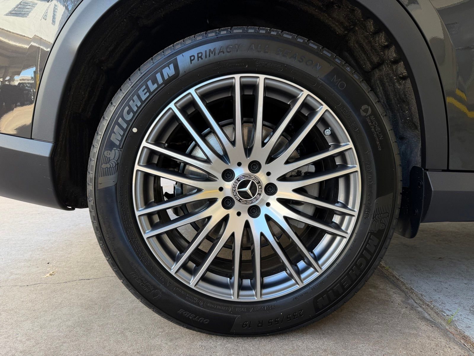 New 2026 Graphite Grey Metallic Mercedes-Benz GLC 300 image 22