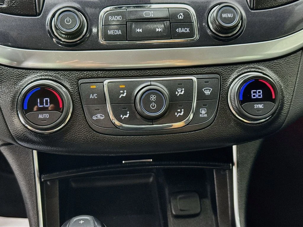 Used 2018 Blue Velvet Metallic Chevrolet LT image 18