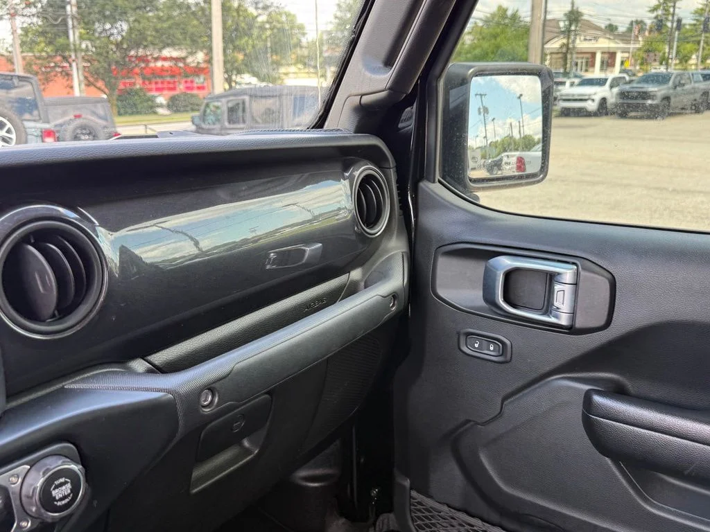 Used 2021 Black Jeep Sport image 23