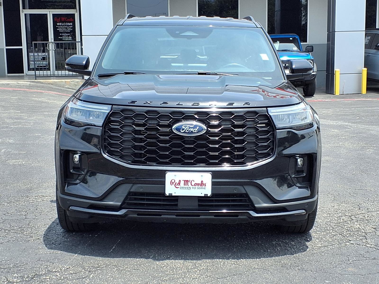 Used 2025 Agate Black Metal Ford ST-Line image 2