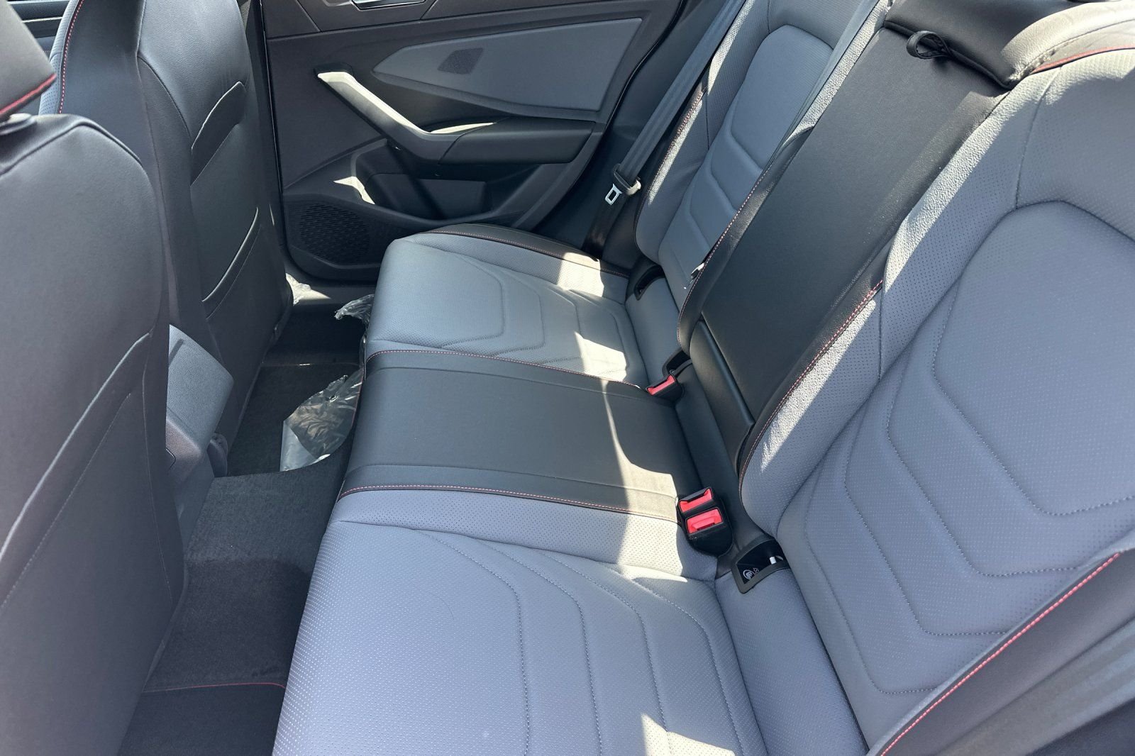 New 2026 Pure White Volkswagen 2.0T Autobahn image 12