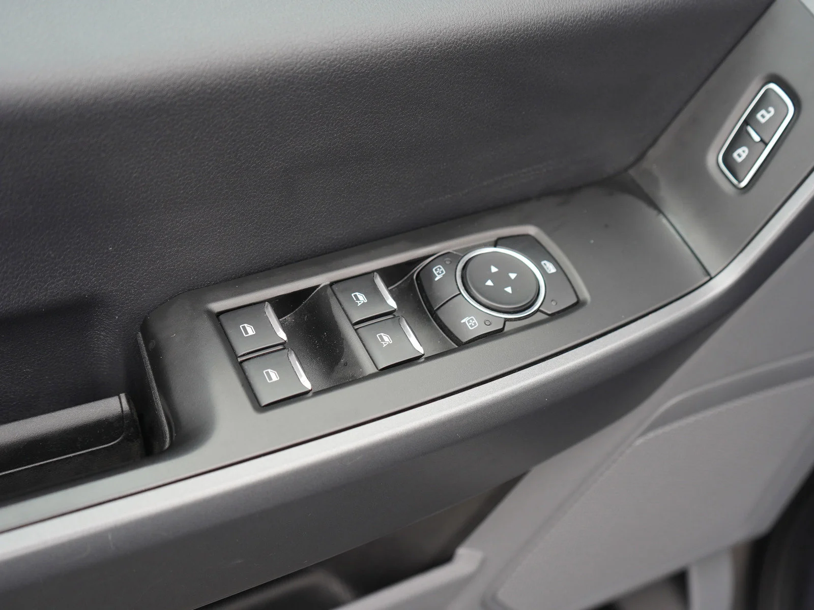 Used 2024 Carbonized Gray Metallic Ford XLT image 19