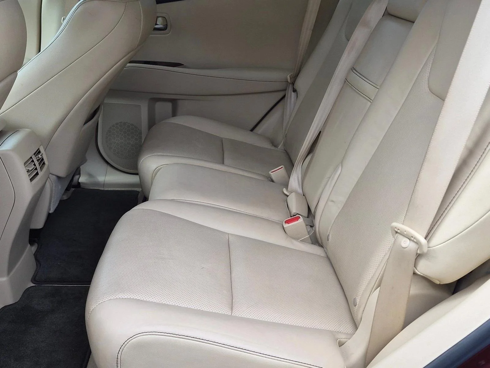 Used 2015 Claret Mica Lexus  image 18