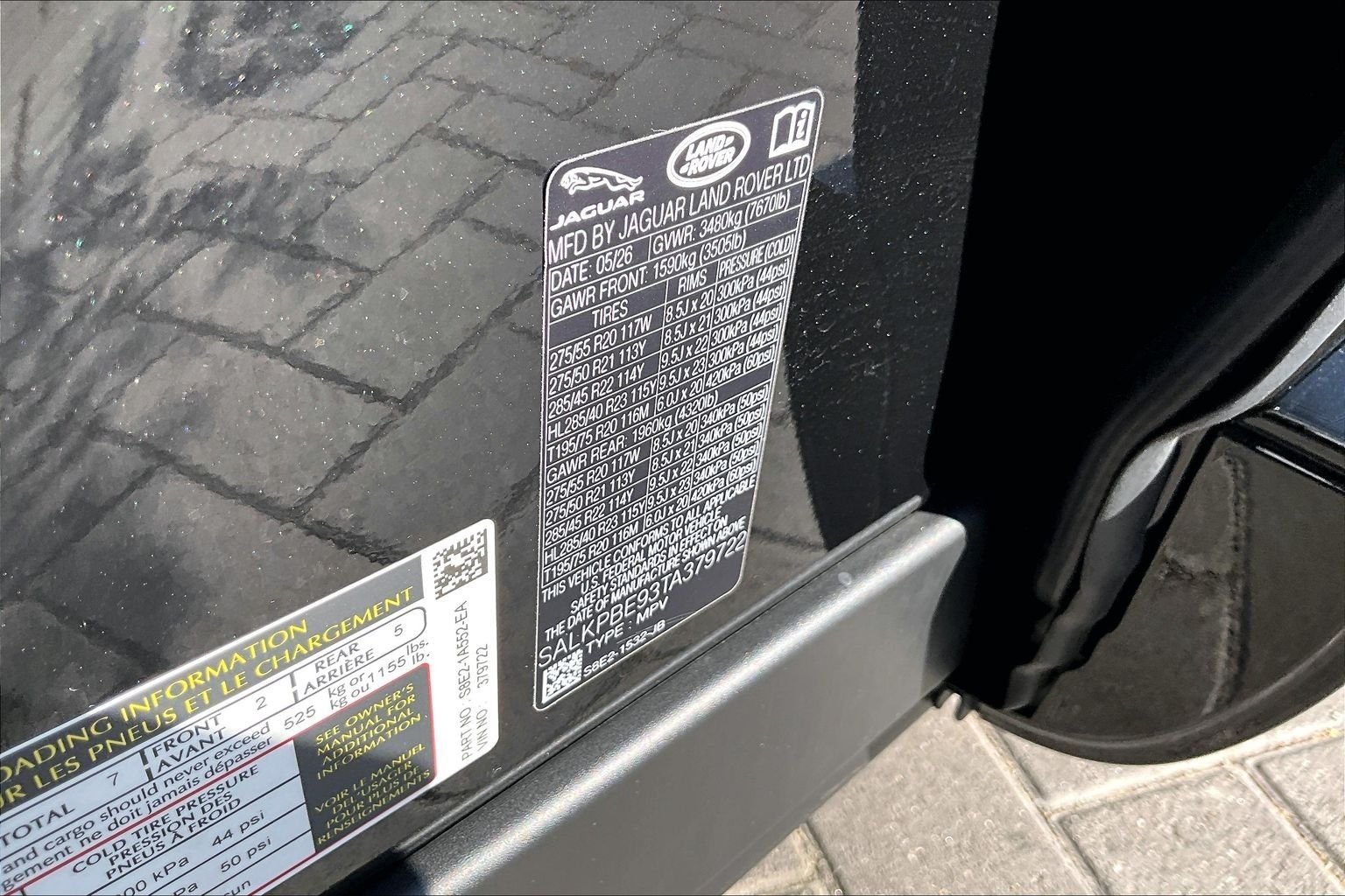 New 2026 Santorini Black Land Rover SE image 14