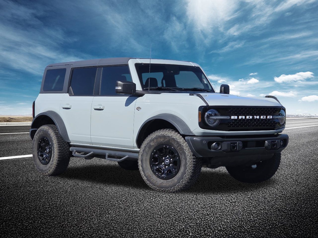Used 2023  Ford Base image 2
