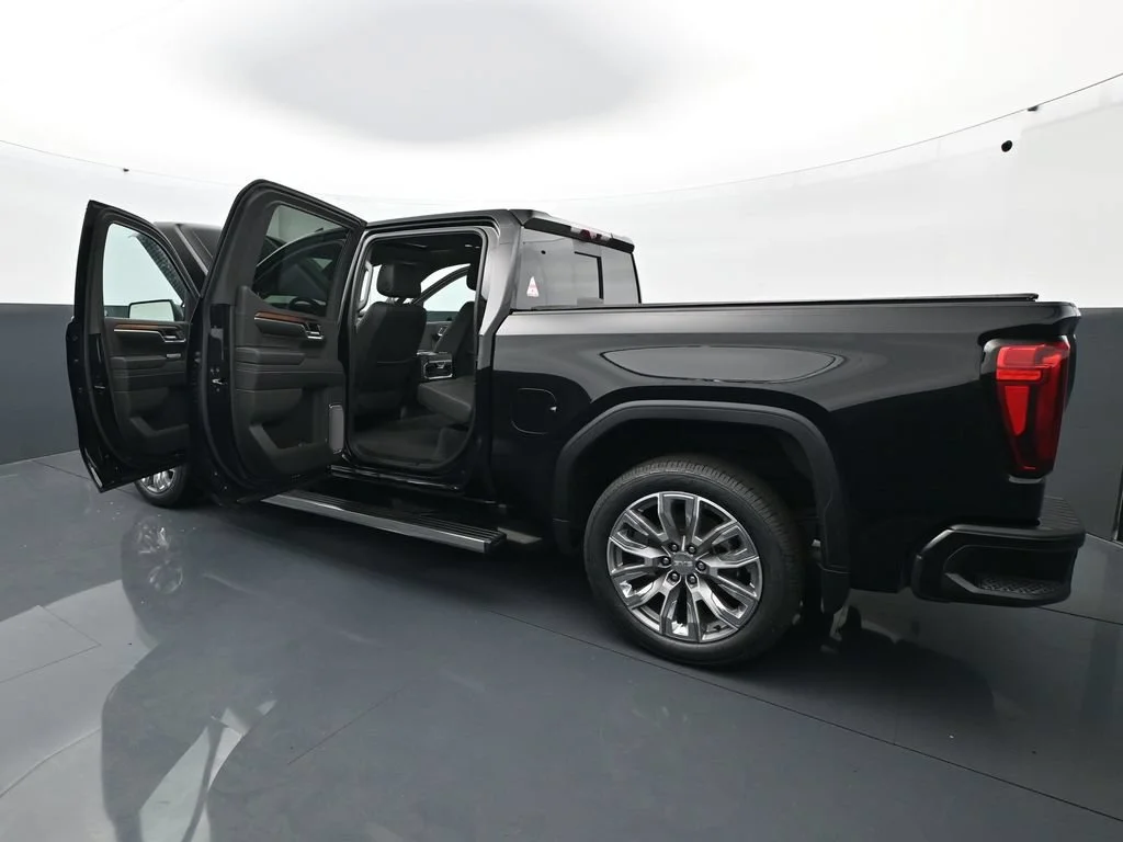 Used 2024 Onyx Black GMC Denali image 29