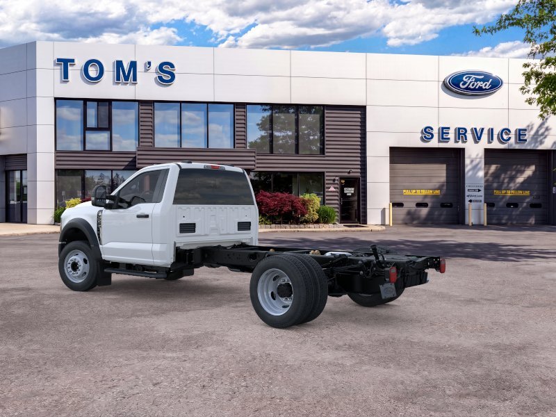 New 2026 Oxford White Ford F-550® XL image 4