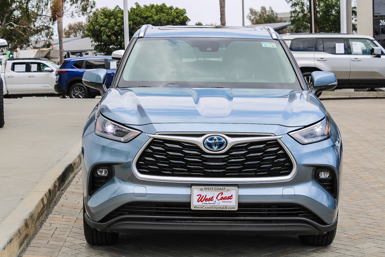 Certified Used 2021 Moon Dust Toyota Hybrid XLE image 2