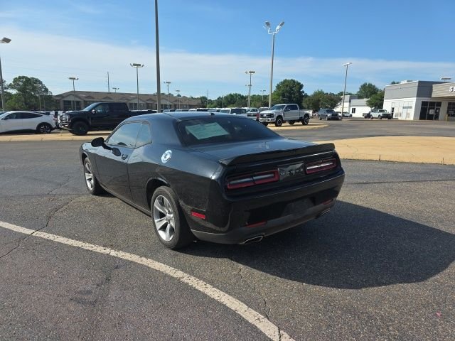 Used 2019 Pitch Black Clearcoat Dodge SXT image 5
