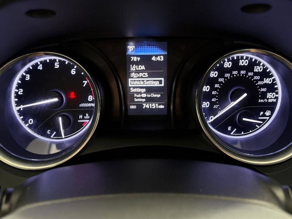 2019 Toyota Camry LE - Photo 13