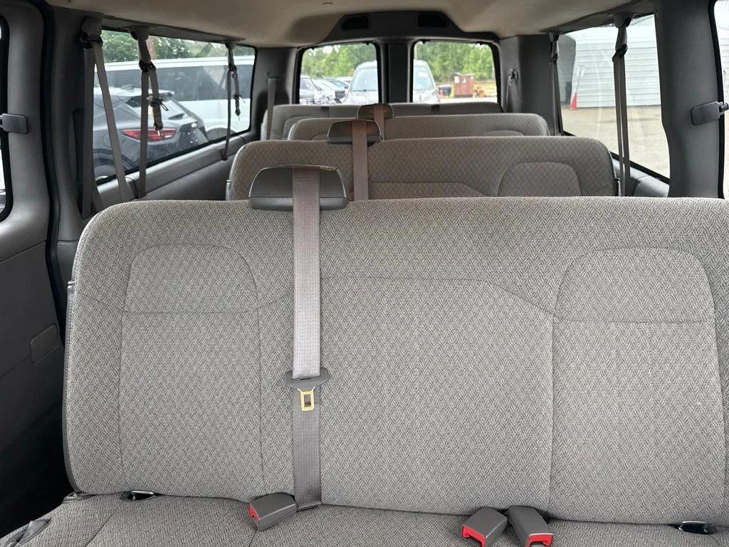 Used 2025 White GMC LT image 8