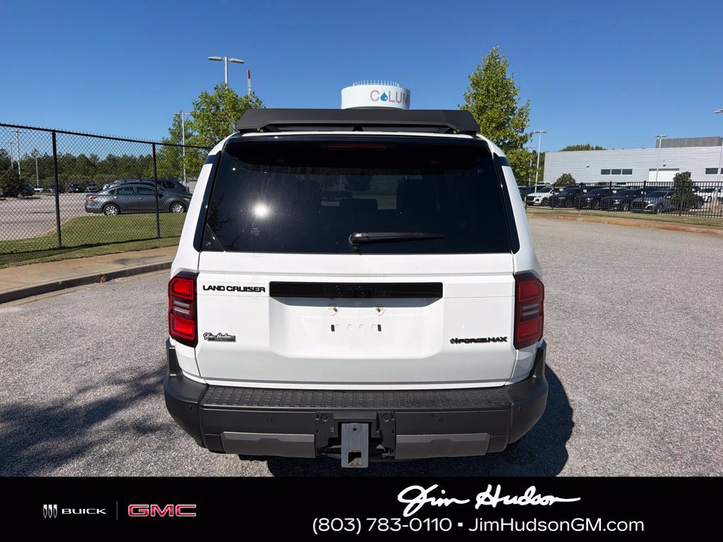 Used 2026  Toyota 4DR 4WD image 4