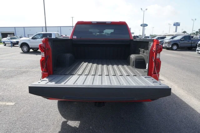 Used 2024  Chevrolet Custom image 7