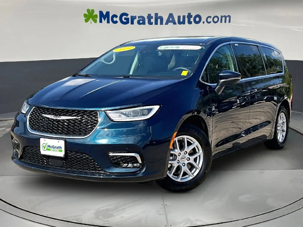 Used 2023 Blue Chrysler Touring L image 3