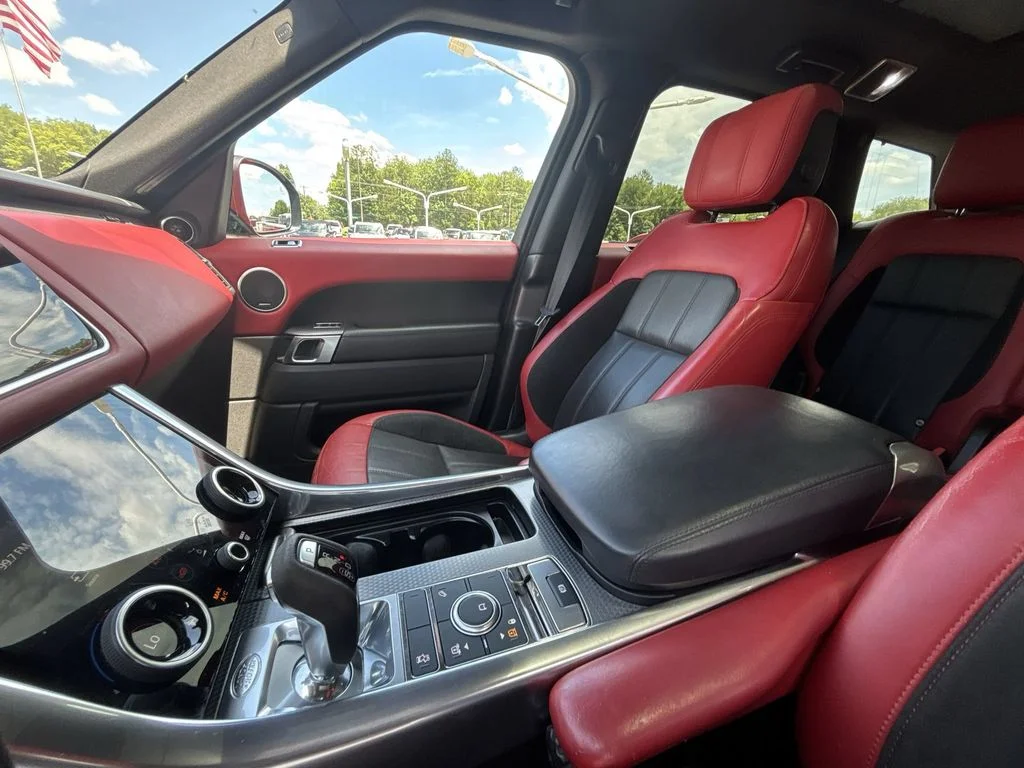 Used 2019  Land Rover HST image 24