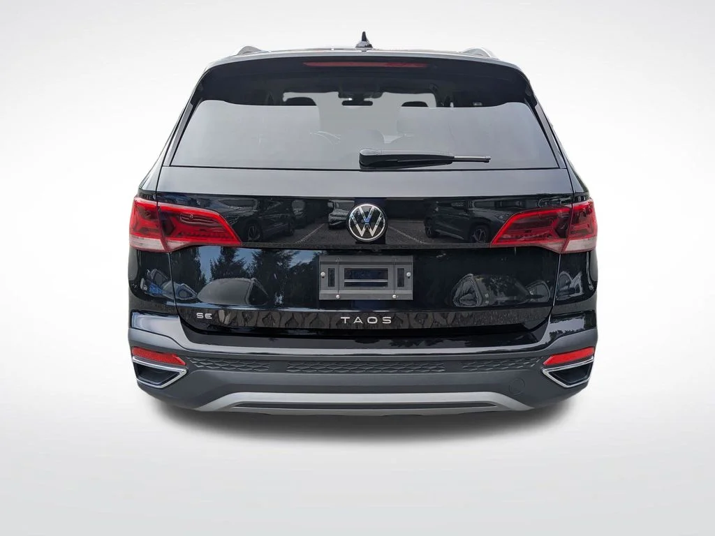 Used 2024 Black Volkswagen 1.5T SE image 4