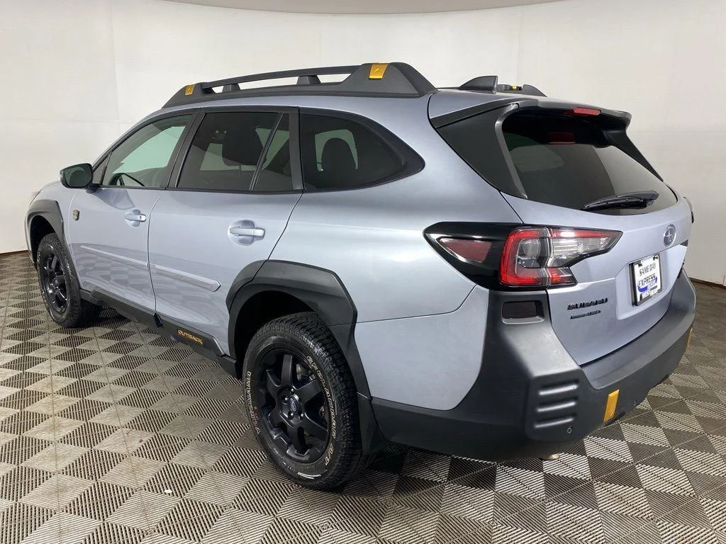 Used 2024 Ice Silver Metallic Subaru Wilderness image 5