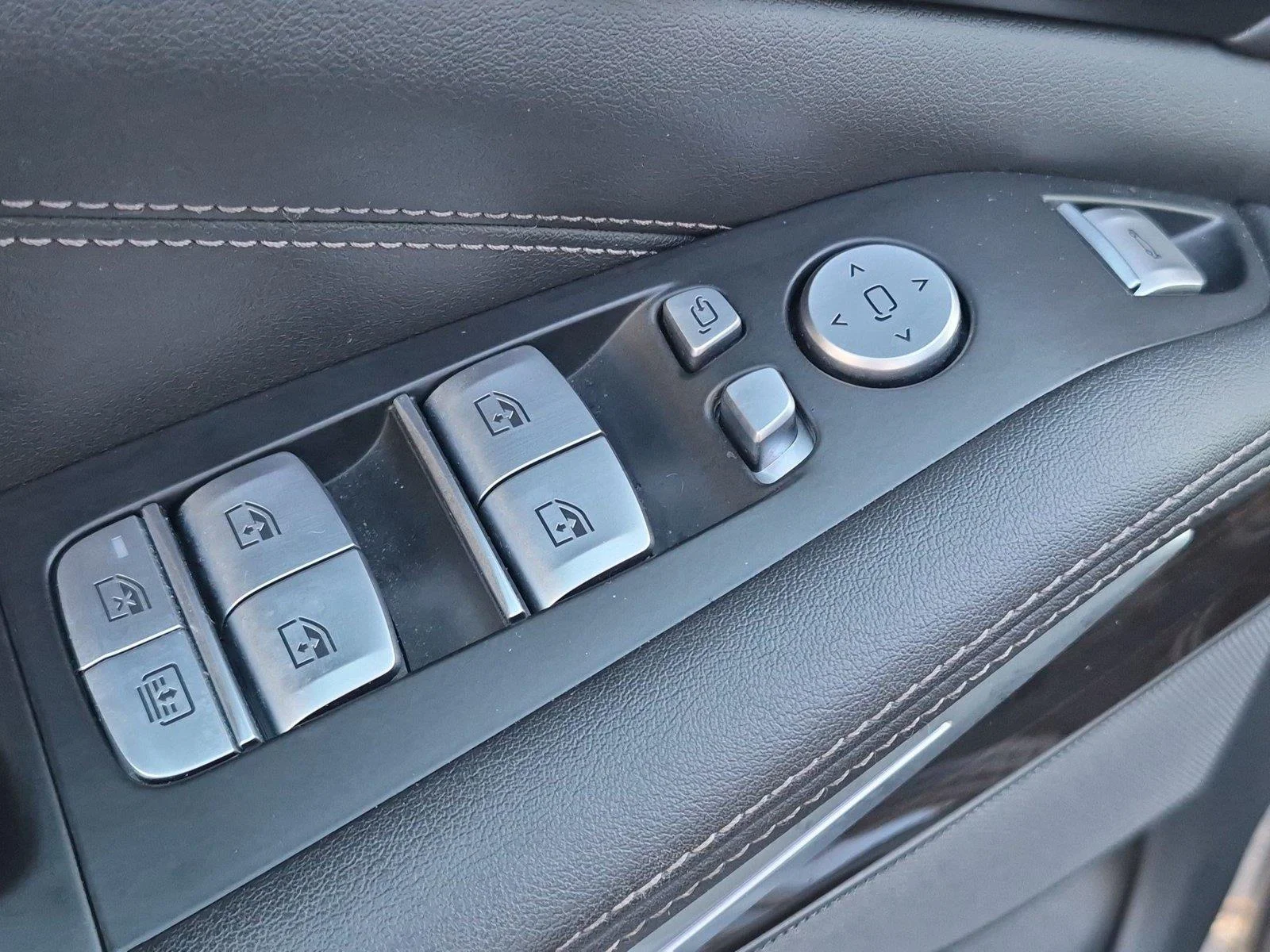 Used 2024 Skyscraper Grey Metallic BMW xDrive40i image 14